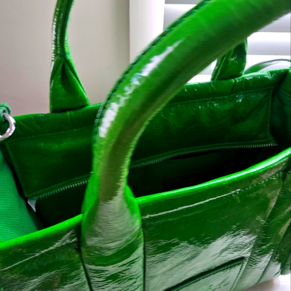 MARK JACOBS Green Patent Leather Tote Bag